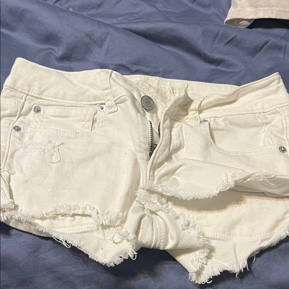 Stylish White Denim Low-Rise Mini Short Shorts for Women American Eagle